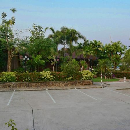 Mg Guesthouse Sukhothai Bagian luar foto