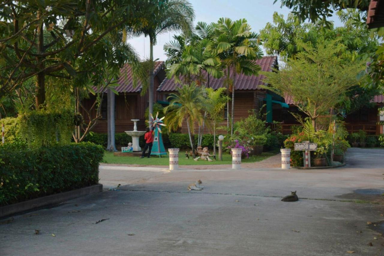Mg Guesthouse Sukhothai Bagian luar foto