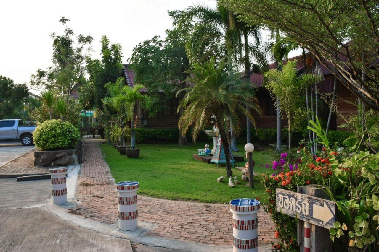 Mg Guesthouse Sukhothai Bagian luar foto