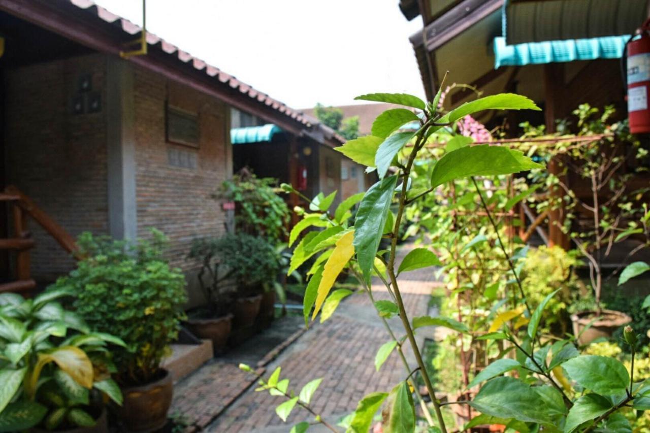 Mg Guesthouse Sukhothai Bagian luar foto