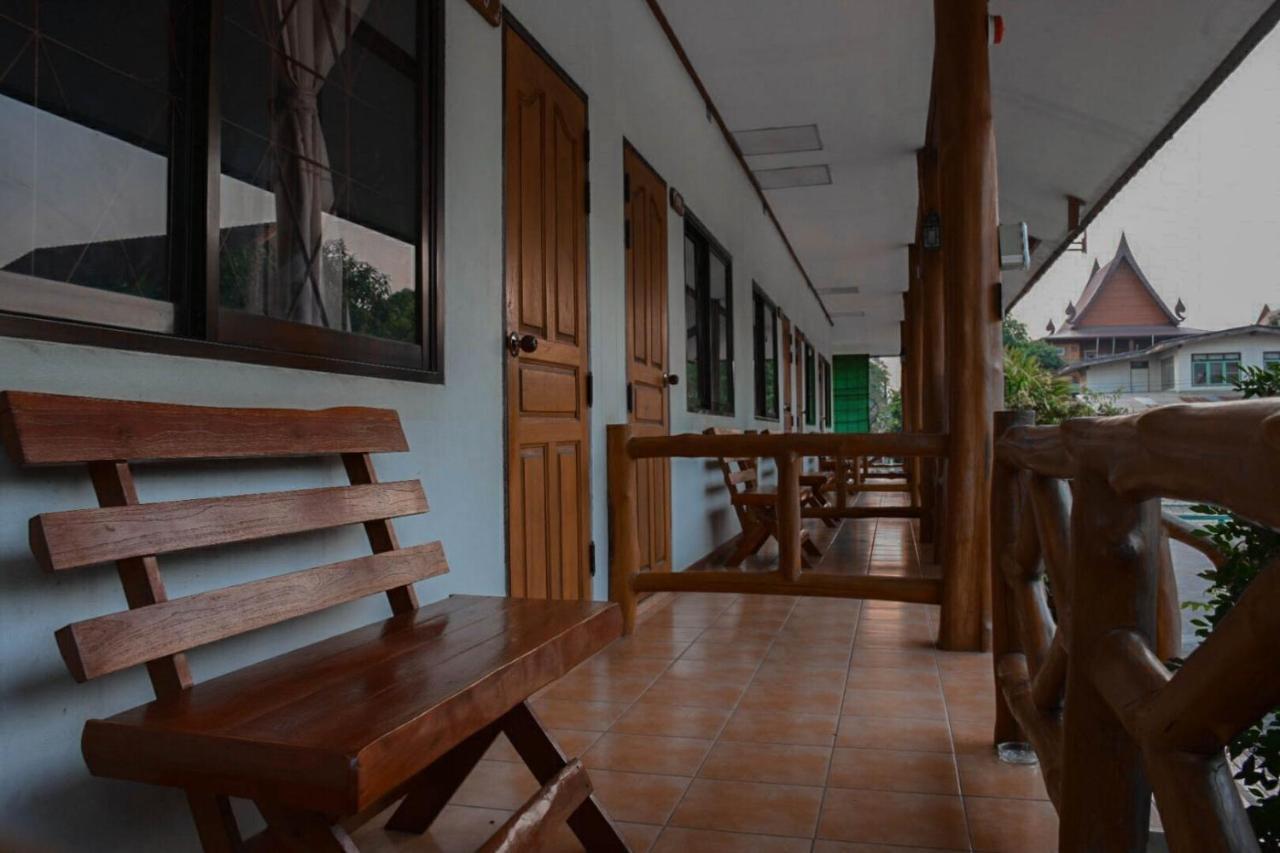 Mg Guesthouse Sukhothai Bagian luar foto