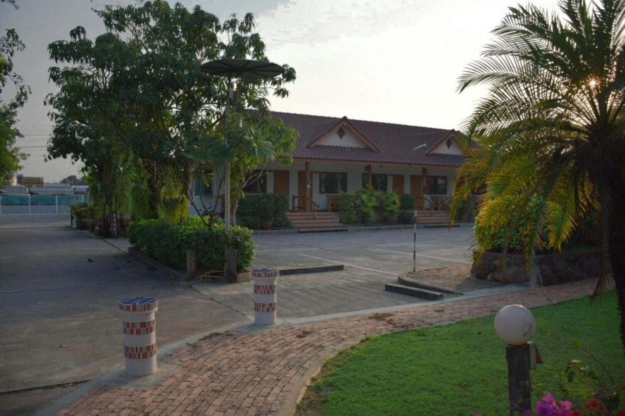 Mg Guesthouse Sukhothai Bagian luar foto